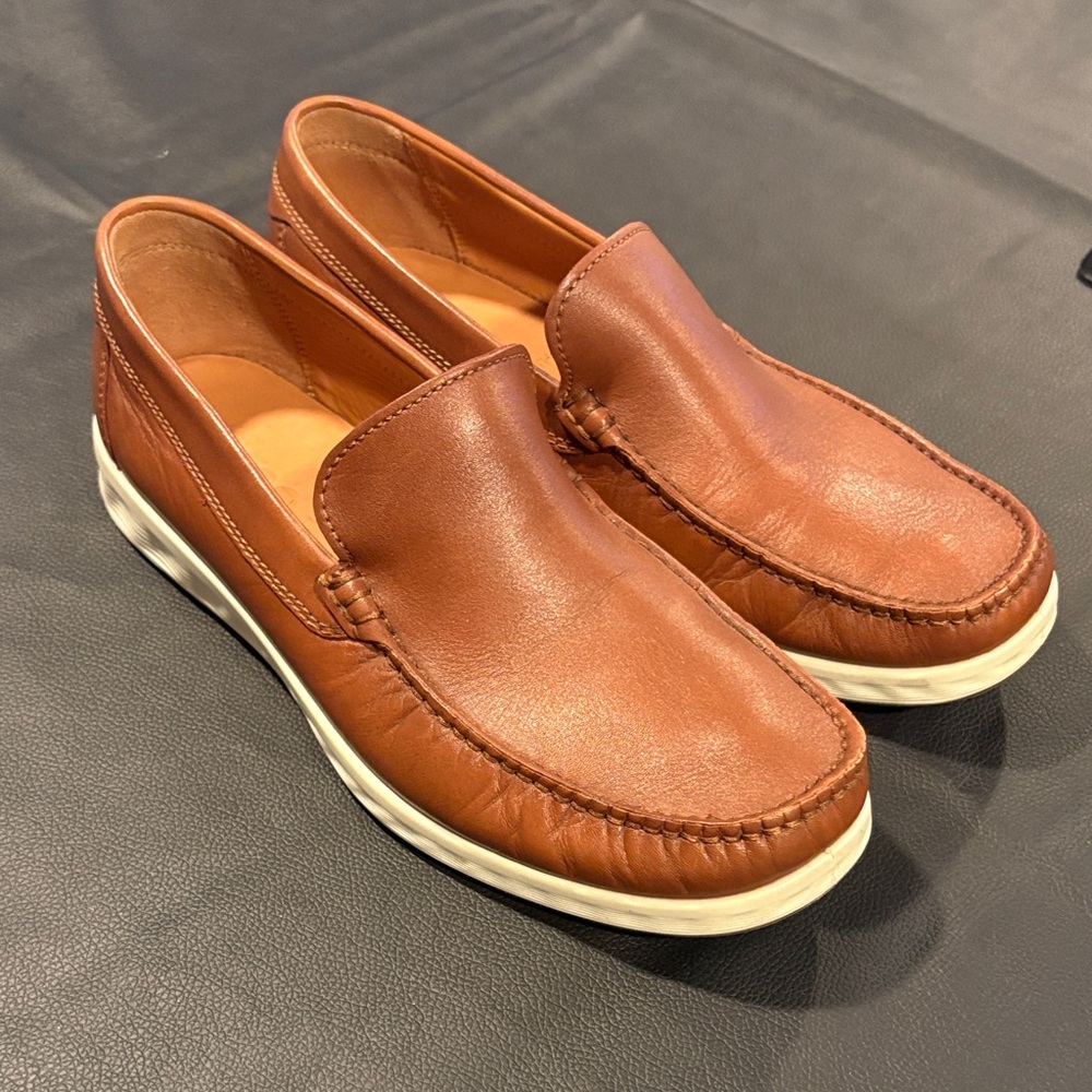 Ecco Men's Tan Leather Slip-On Loafers